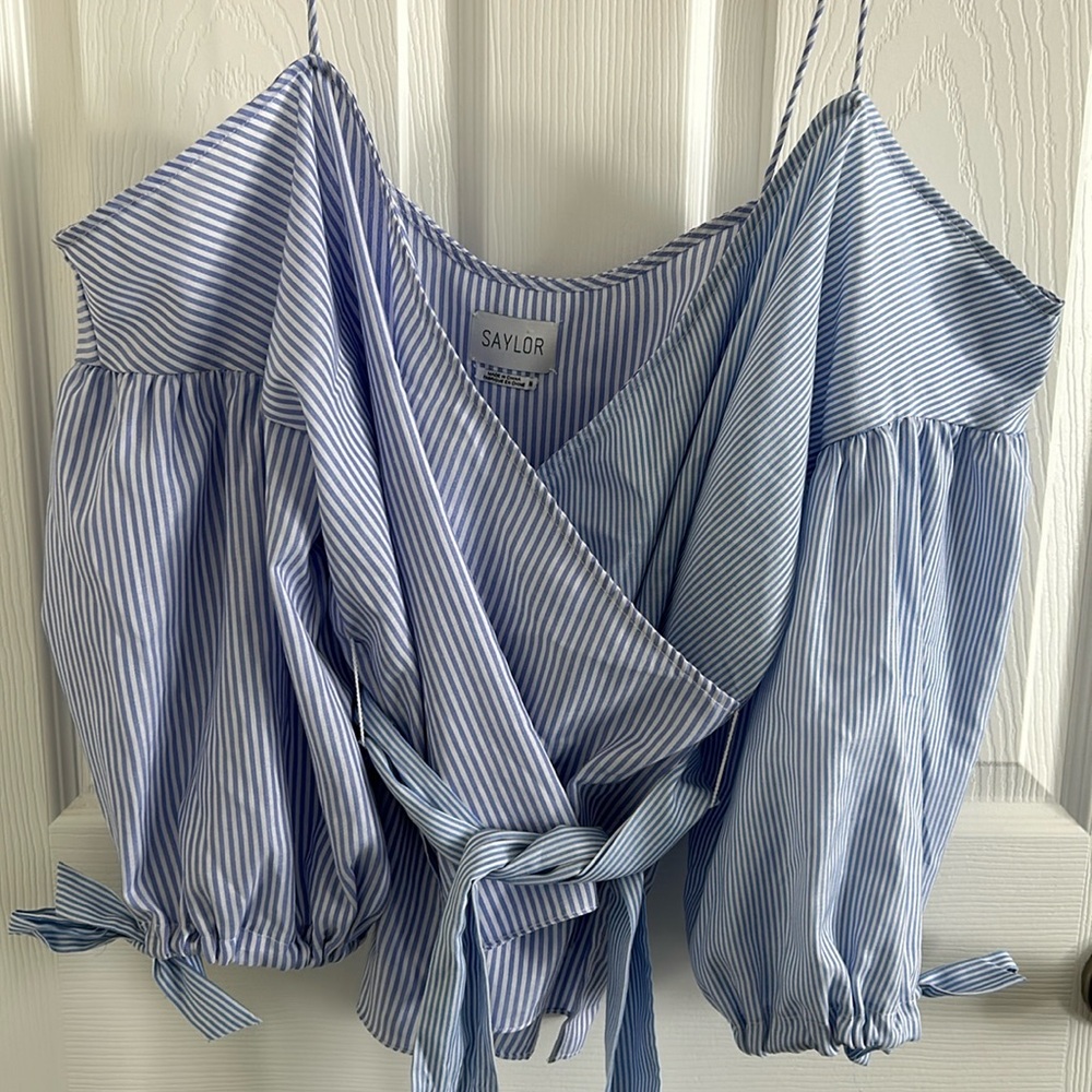 Saylor brand off the shoulder belted top